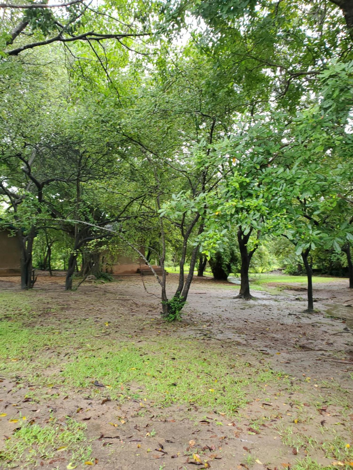 Clay Hut Village Polonnâruvâ Extérieur photo